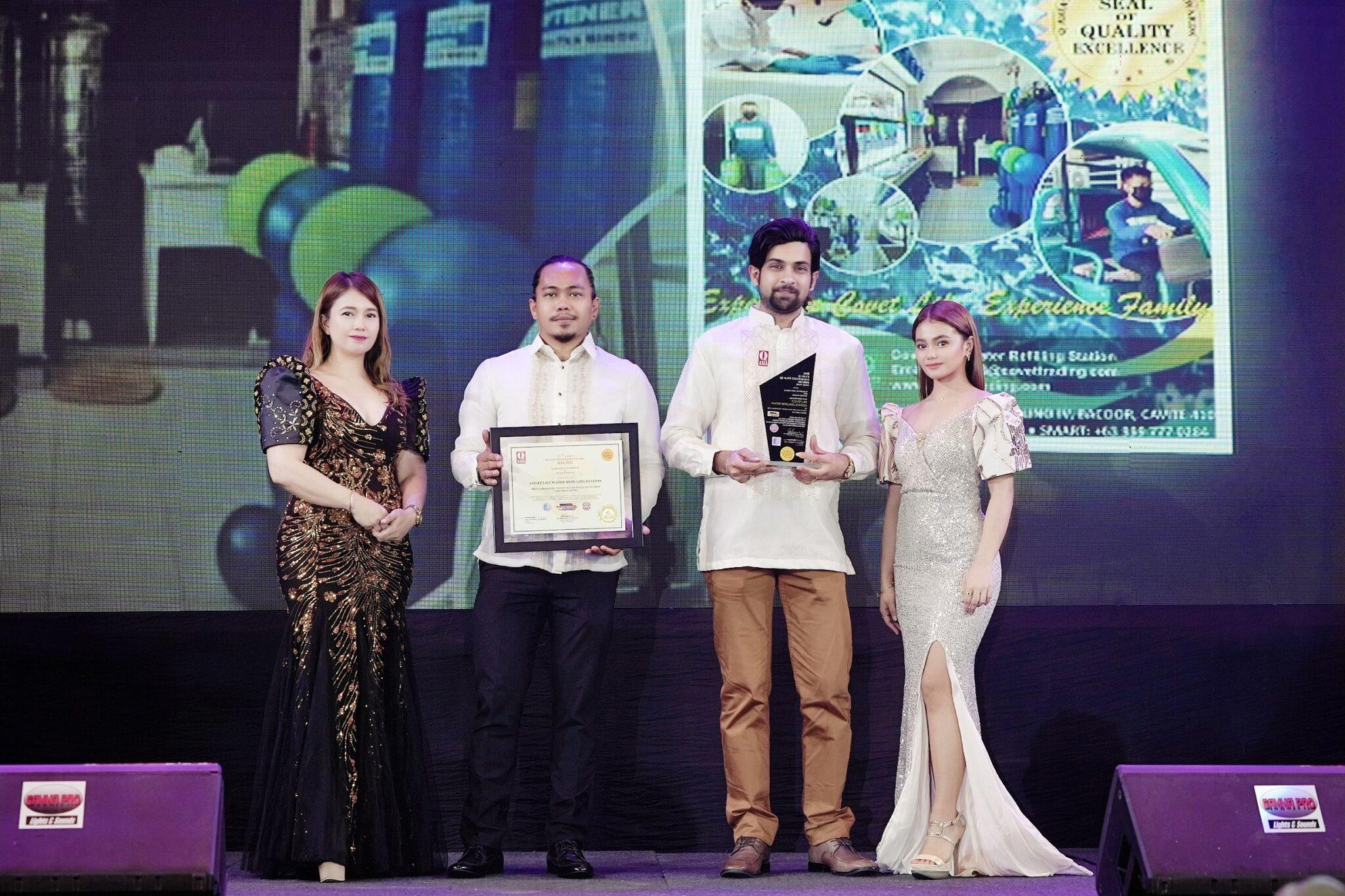 Covet Life representatives receiving the 2022 Q Asia Quality Excellence Award